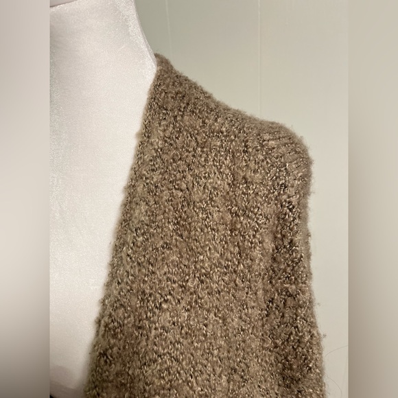 GAP cozy mid length sweater size L no damage good condition smoke free home - Picture 2 of 5